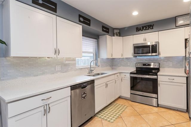 1624 BLOOMFIELD AVENUE, Deltona, FL 32725