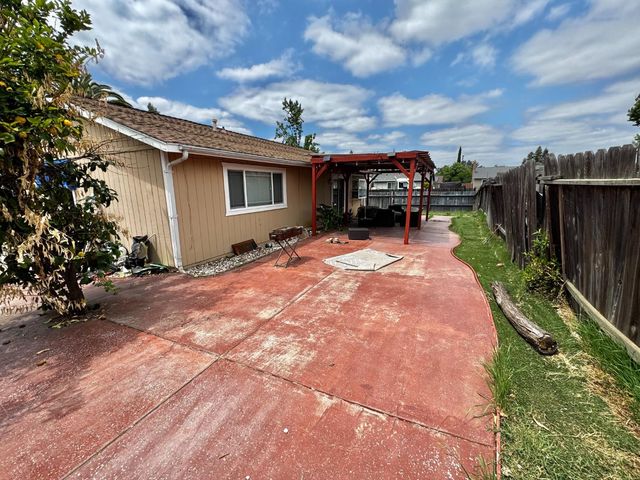 3301 Glenmoor Dr, Sacramento, CA 95827