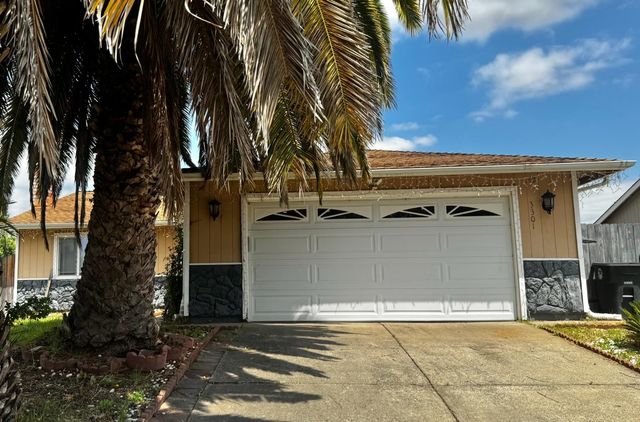 3301 Glenmoor Dr, Sacramento, CA 95827