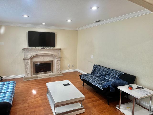 3301 Glenmoor Dr, Sacramento, CA 95827