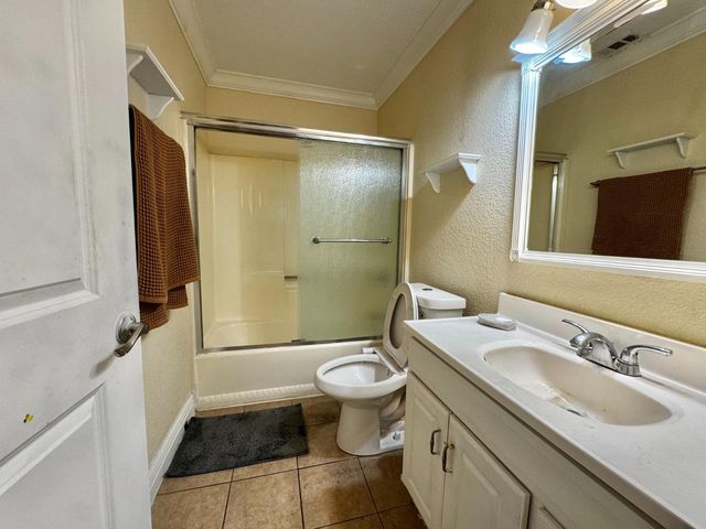 3301 Glenmoor Dr, Sacramento, CA 95827