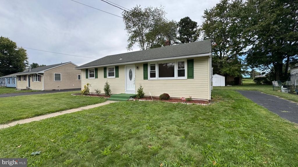 12 FRANCIS ST, WRIGHTSTOWN, NJ 08562 — photo 2