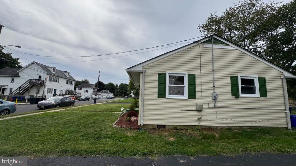 12 FRANCIS ST, WRIGHTSTOWN, NJ 08562 — photo 4