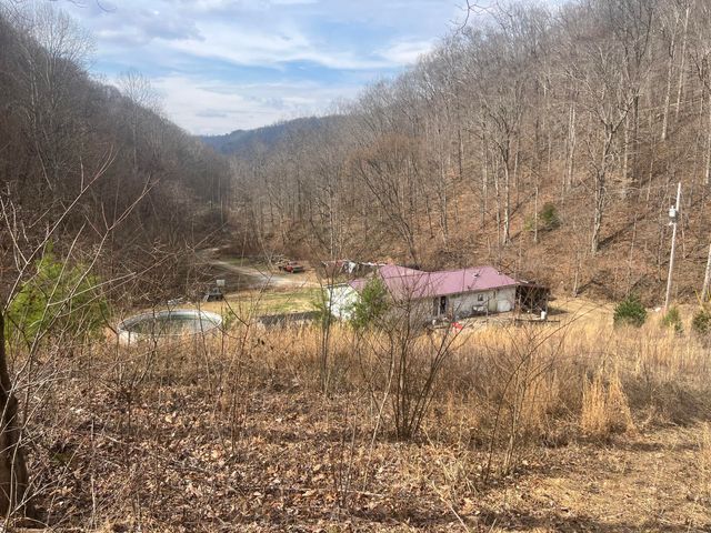 1470 Hopkins Fork, Pikeville, KY 41501