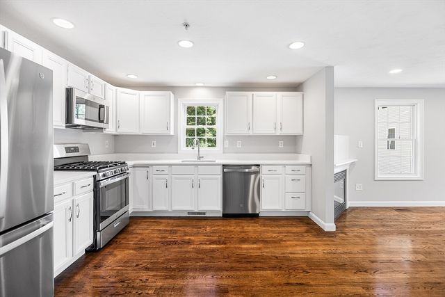 186 Tyngsboro Rd 6, Chelmsford, MA 01863