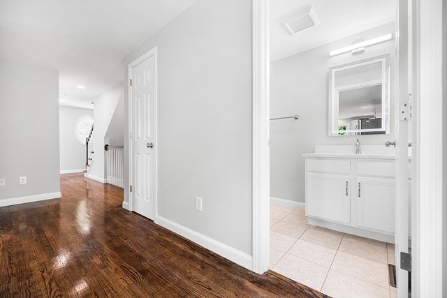 186 Tyngsboro Rd 6, Chelmsford, MA 01863