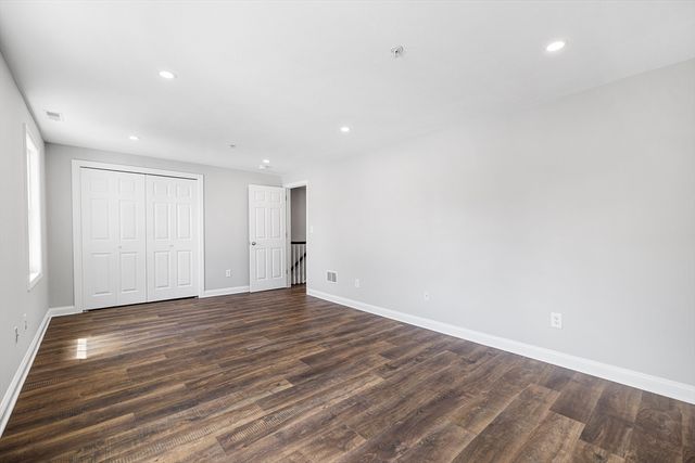 186 Tyngsboro Rd 6, Chelmsford, MA 01863