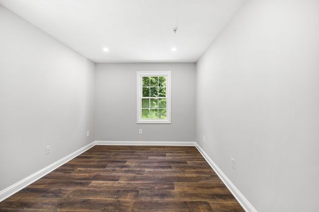 186 Tyngsboro Rd 6, Chelmsford, MA 01863