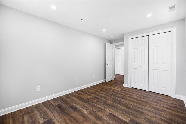 186 Tyngsboro Rd 6, Chelmsford, MA 01863