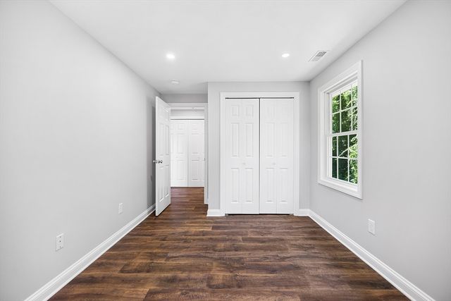 186 Tyngsboro Rd 6, Chelmsford, MA 01863