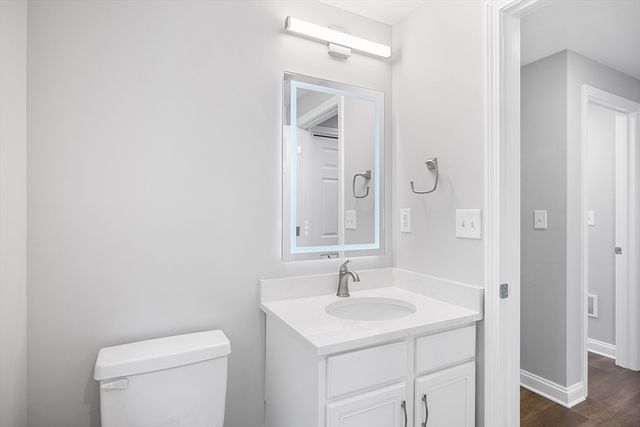 186 Tyngsboro Rd 6, Chelmsford, MA 01863