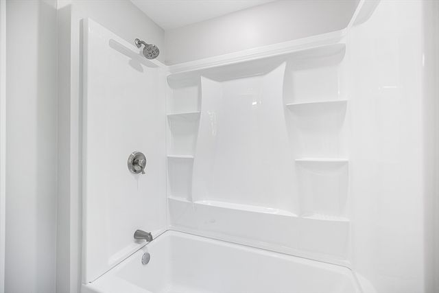 186 Tyngsboro Rd 6, Chelmsford, MA 01863