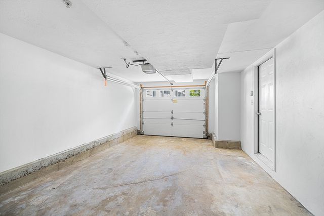 186 Tyngsboro Rd 6, Chelmsford, MA 01863