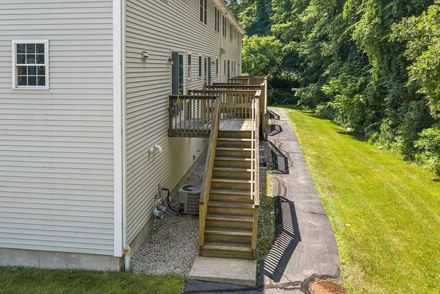 186 Tyngsboro Rd 6, Chelmsford, MA 01863