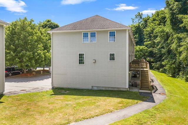 186 Tyngsboro Rd 6, Chelmsford, MA 01863