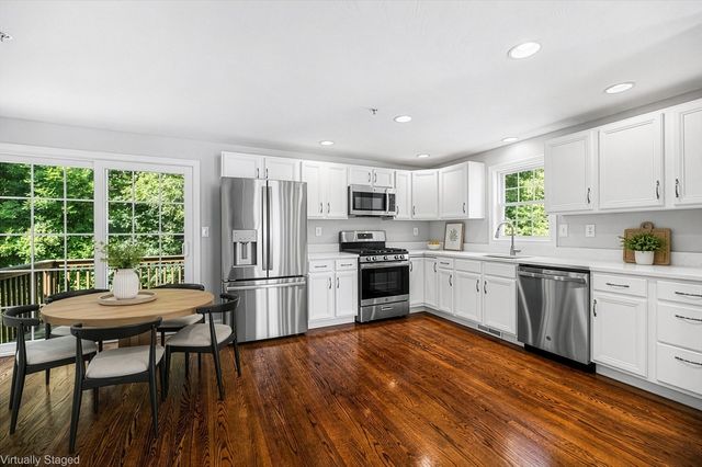 186 Tyngsboro Rd 6, Chelmsford, MA 01863