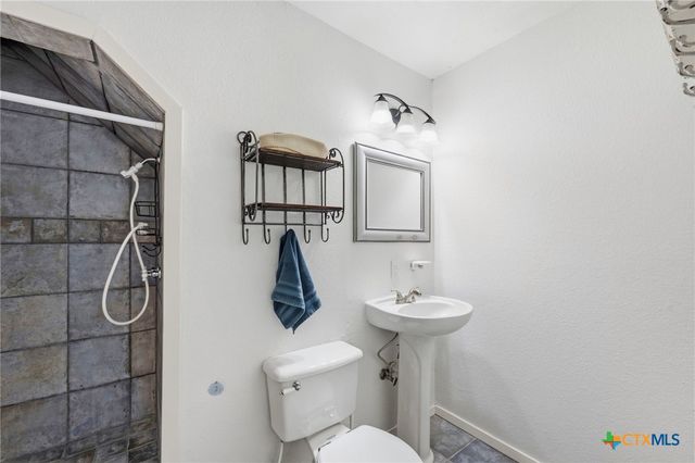 315 N Scenic Loop, Canyon Lake, TX 78133
