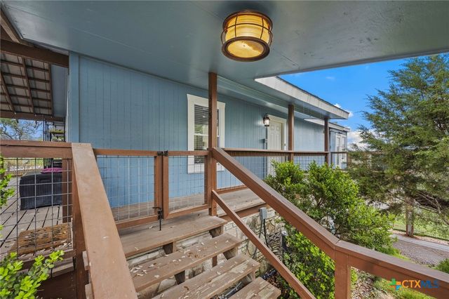 315 N Scenic Loop, Canyon Lake, TX 78133