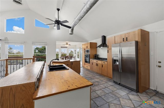 315 N Scenic Loop, Canyon Lake, TX 78133