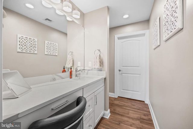 13 FOX RUN, Monroe Twp, NJ 08831