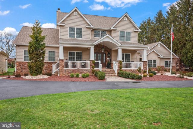 13 FOX RUN, Monroe Twp, NJ 08831