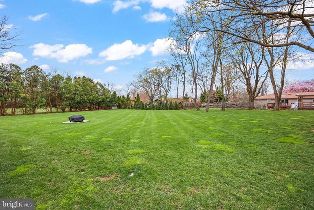 13 FOX RUN, Monroe Twp, NJ 08831
