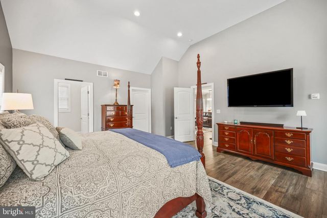13 FOX RUN, Monroe Twp, NJ 08831