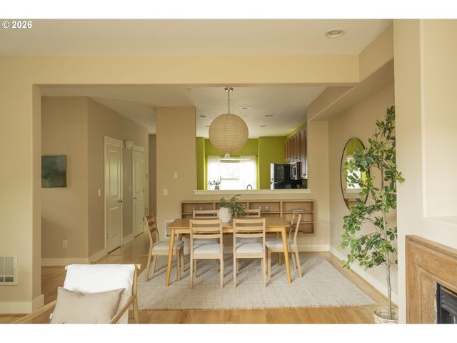 1998 Ne 50TH Way, Hillsboro, OR 97124