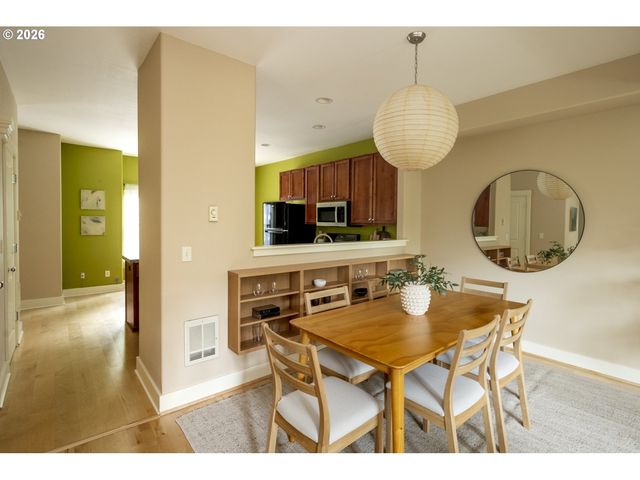 1998 Ne 50TH Way, Hillsboro, OR 97124