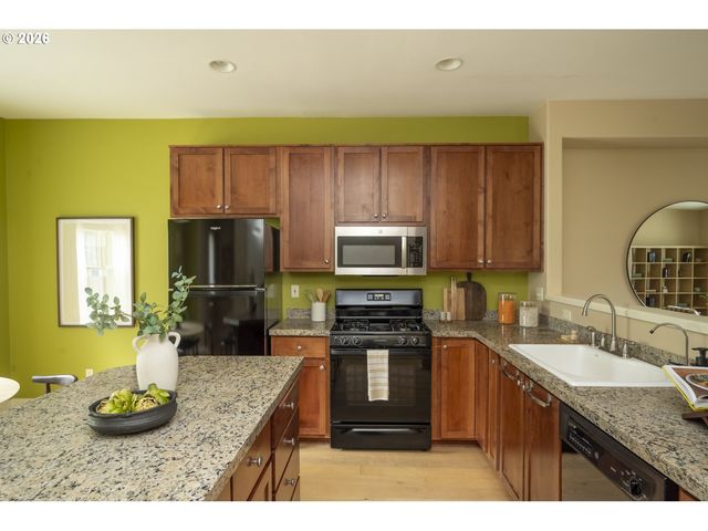1998 Ne 50TH Way, Hillsboro, OR 97124