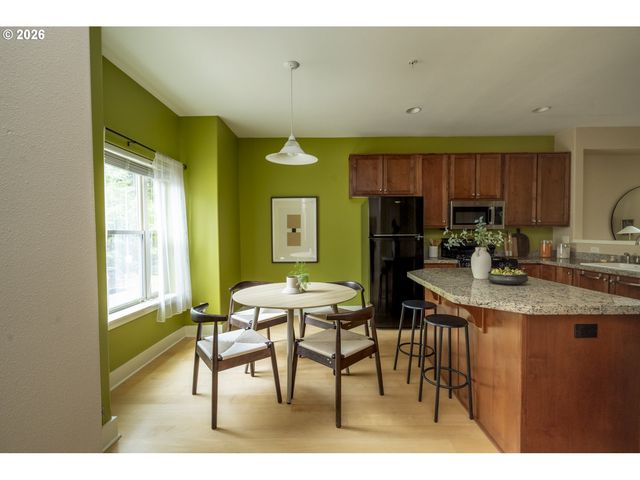 1998 Ne 50TH Way, Hillsboro, OR 97124