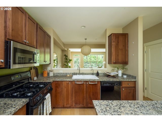 1998 Ne 50TH Way, Hillsboro, OR 97124