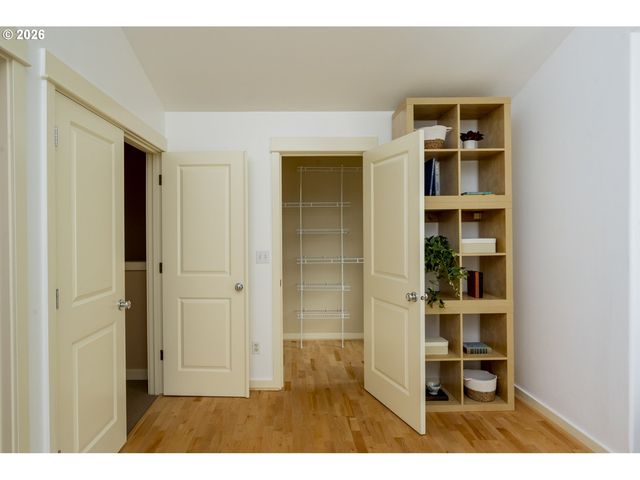 1998 Ne 50TH Way, Hillsboro, OR 97124