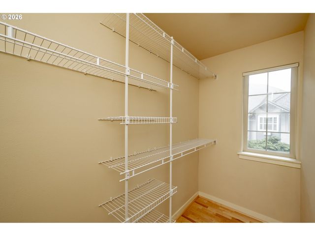 1998 Ne 50TH Way, Hillsboro, OR 97124