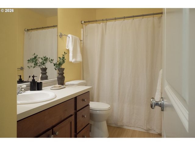 1998 Ne 50TH Way, Hillsboro, OR 97124