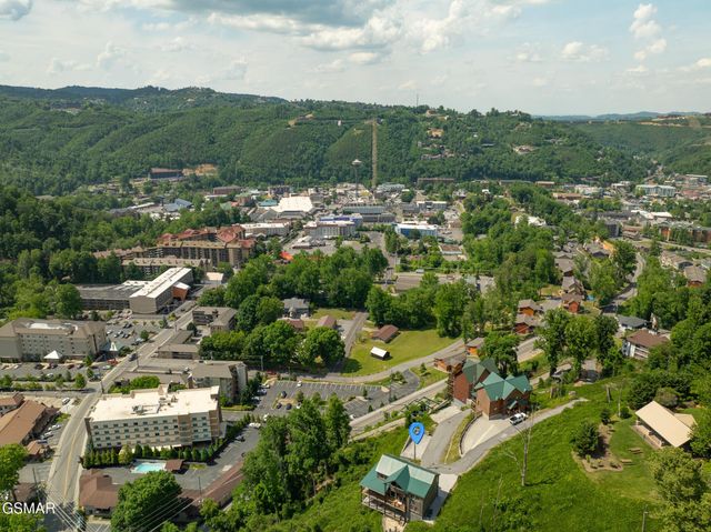 748 Widows Knob Road, Gatlinburg, TN 37738