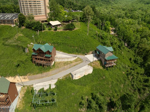 748 Widows Knob Road, Gatlinburg, TN 37738