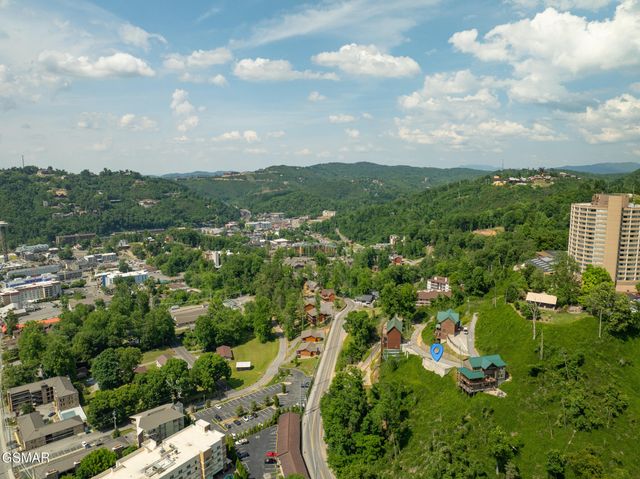 748 Widows Knob Road, Gatlinburg, TN 37738