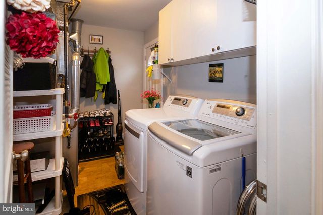 2 SLEEPY HOLLOW CT, Sicklerville, NJ 08081