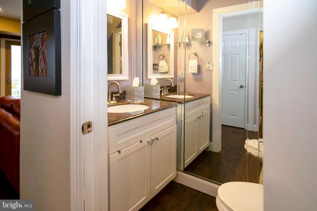 2 SLEEPY HOLLOW CT, Sicklerville, NJ 08081