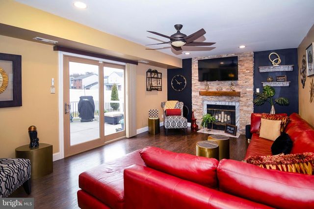 2 SLEEPY HOLLOW CT, Sicklerville, NJ 08081