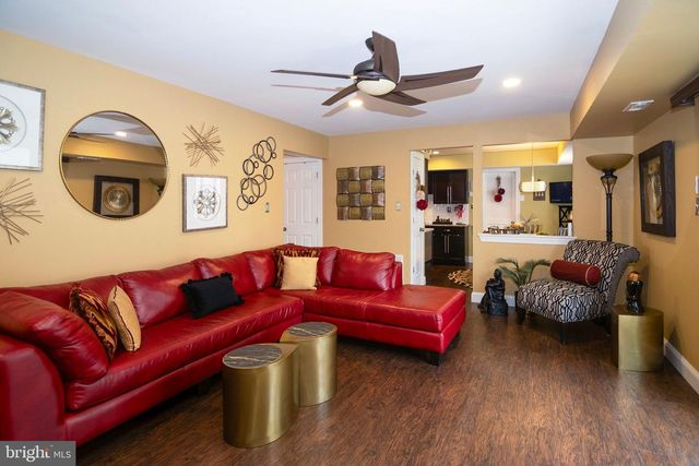 2 SLEEPY HOLLOW CT, Sicklerville, NJ 08081