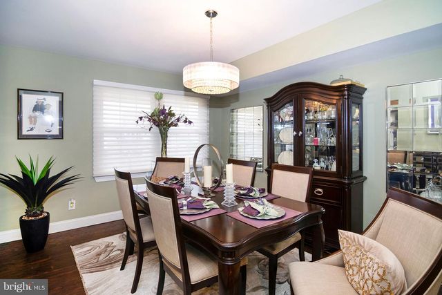 2 SLEEPY HOLLOW CT, Sicklerville, NJ 08081