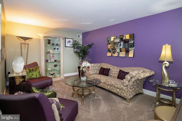 2 SLEEPY HOLLOW CT, Sicklerville, NJ 08081