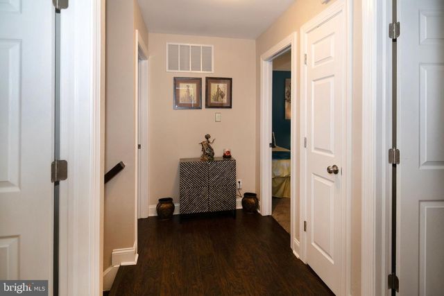 2 SLEEPY HOLLOW CT, Sicklerville, NJ 08081