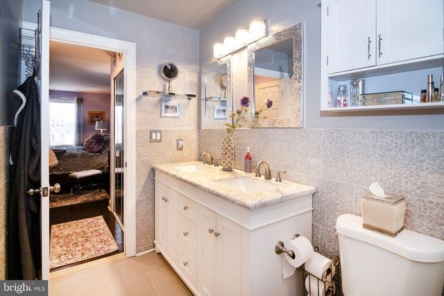 2 SLEEPY HOLLOW CT, Sicklerville, NJ 08081