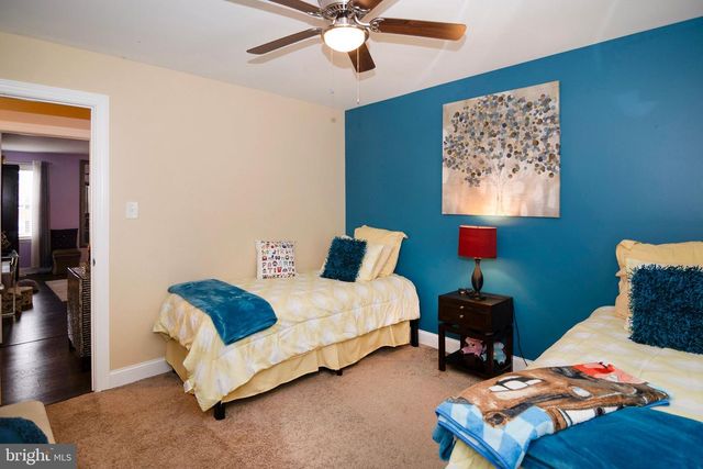 2 SLEEPY HOLLOW CT, Sicklerville, NJ 08081