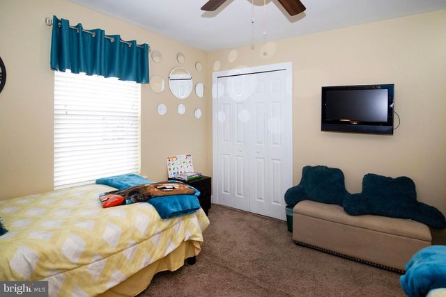 2 SLEEPY HOLLOW CT, Sicklerville, NJ 08081