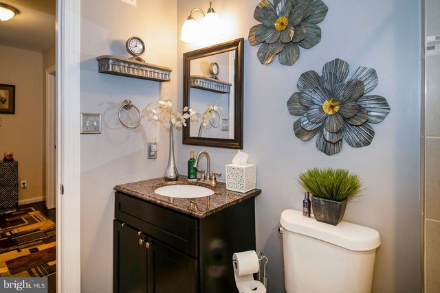 2 SLEEPY HOLLOW CT, Sicklerville, NJ 08081