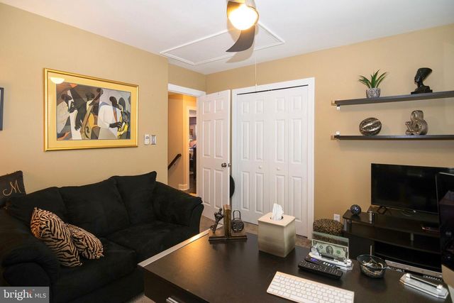 2 SLEEPY HOLLOW CT, Sicklerville, NJ 08081